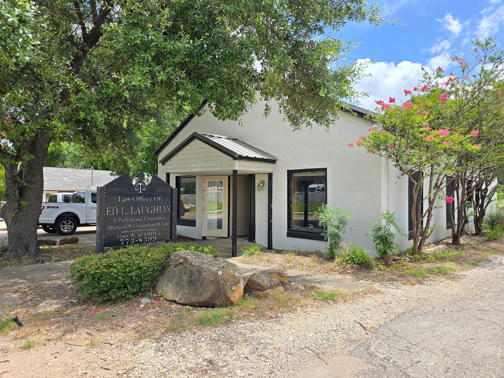 Office / Residential Package portefeuille de 1 biens à vendre sur LoopNet.fr Photo principale– Image 1 sur 9