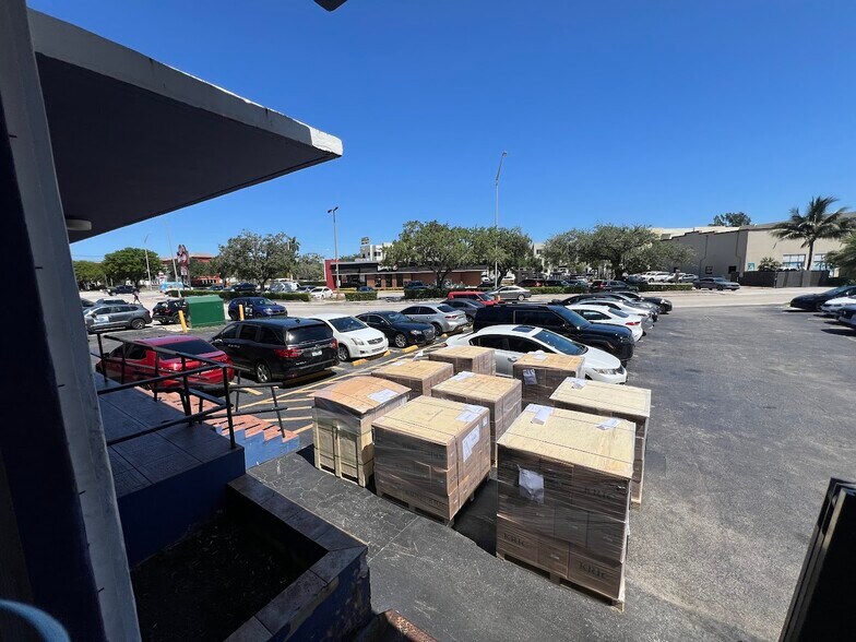 370-380 W 78th Rd, Hialeah, FL à vendre - Photo de l’immeuble – Image 2 sur 20
