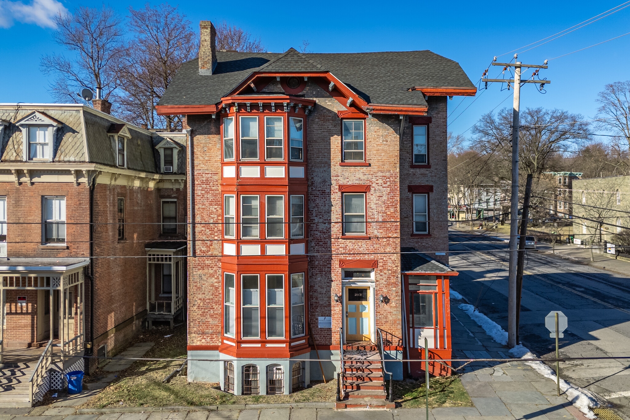 203 Grand St, Newburgh, NY à vendre Photo principale– Image 1 sur 23