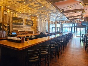 135 2nd Ave N, Nashville, TN à louer Photo intérieure– Image 2 sur 5