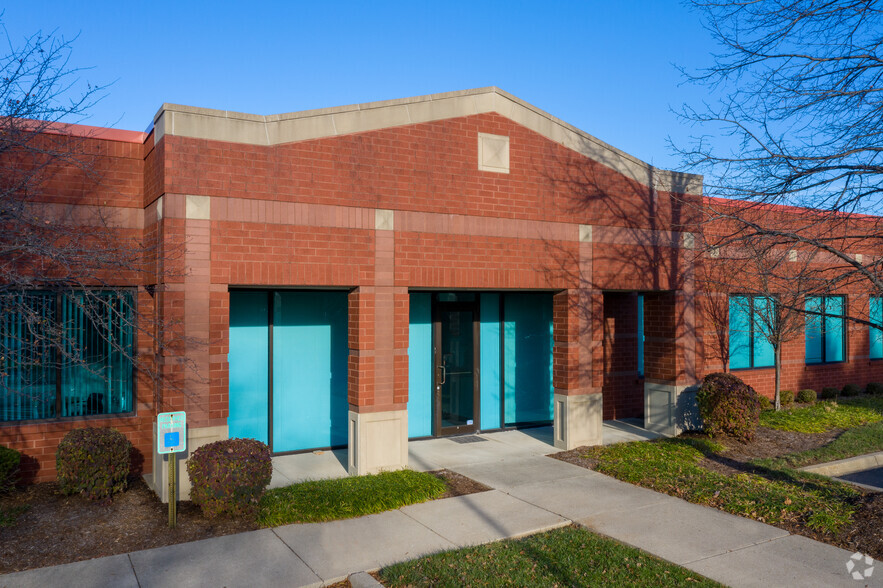13405 Eastpoint Centre Dr, Louisville, KY à louer - Photo de l’immeuble – Image 2 sur 5