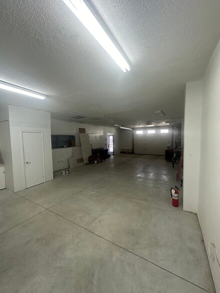 812 W Main St, Owosso, MI à louer - Photo de l’immeuble – Image 3 sur 9