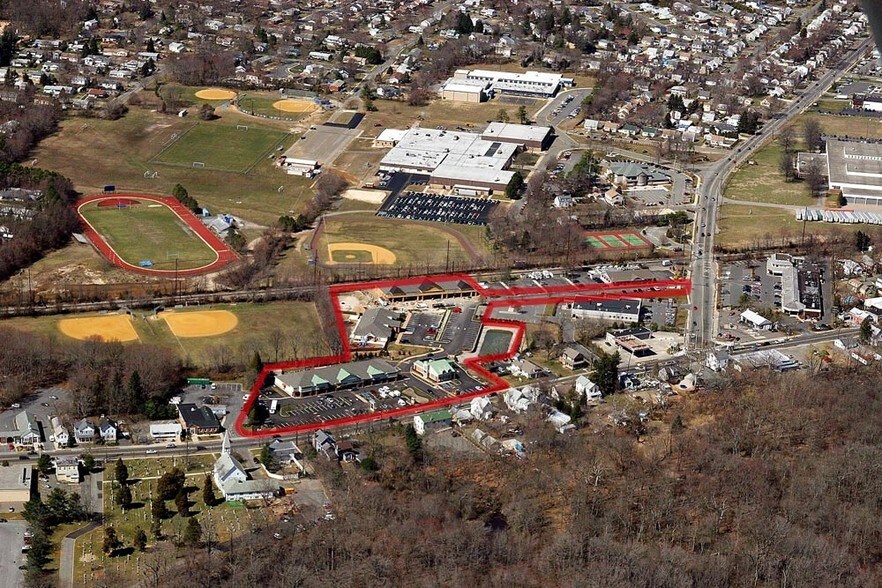 424-434 Main St, Spotswood, NJ à louer - Photo de l’immeuble – Image 2 sur 2