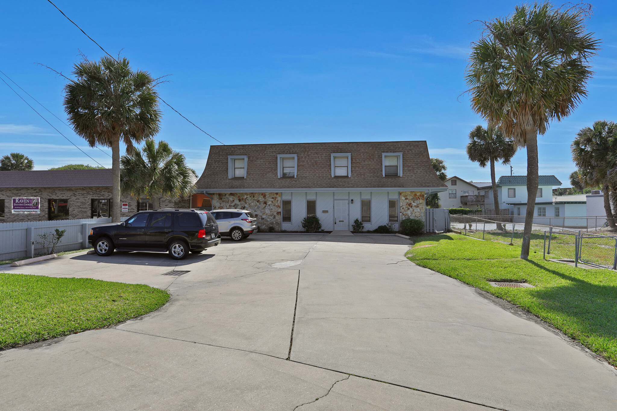 162 Peninsula Dr S, Daytona Beach, FL à vendre Photo de l’immeuble– Image 1 sur 51