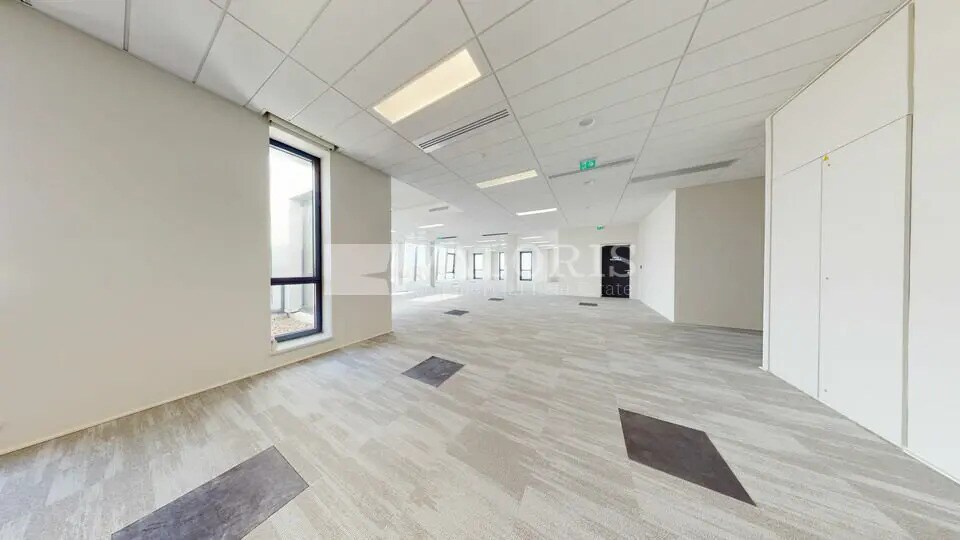 Bureau dans Vénissieux à louer - Photo intérieure – Image 2 sur 9