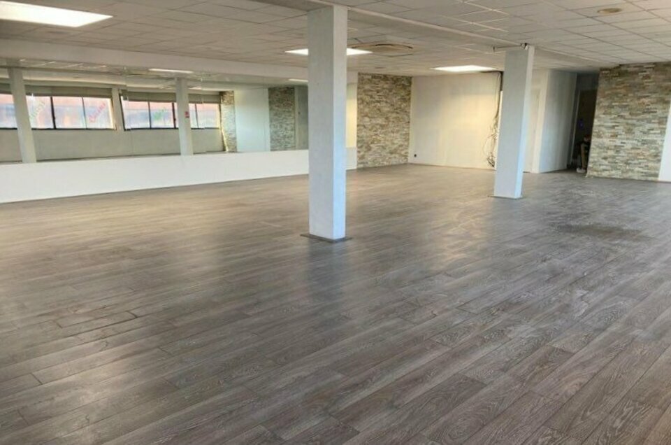Bureau dans CANNES-LA-BOCCA à vendre Photo intérieure– Image 1 sur 3