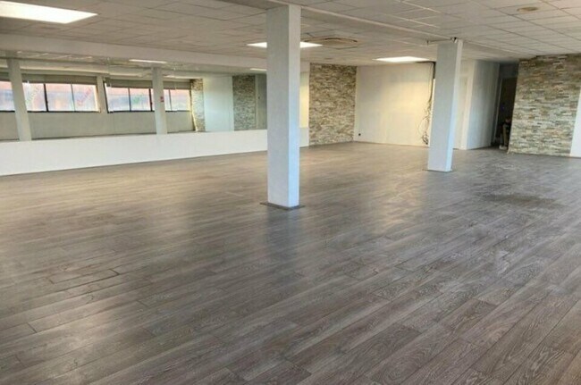 Plus de détails pour Bureau à vendre