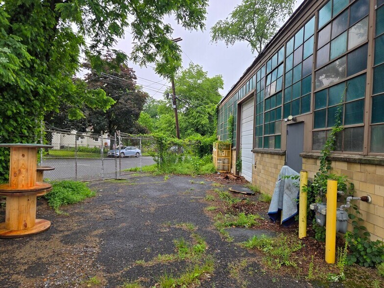 2 Whitehead rd, Hamilton, NJ à louer - Photo de l’immeuble – Image 2 sur 7