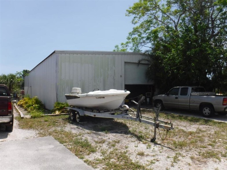 2801 Industrial Avenue 3, Fort Pierce, FL à vendre - Photo de l’immeuble – Image 2 sur 5
