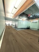 144 E 44th St, New York, NY à louer Photo intérieure– Image 2 sur 11