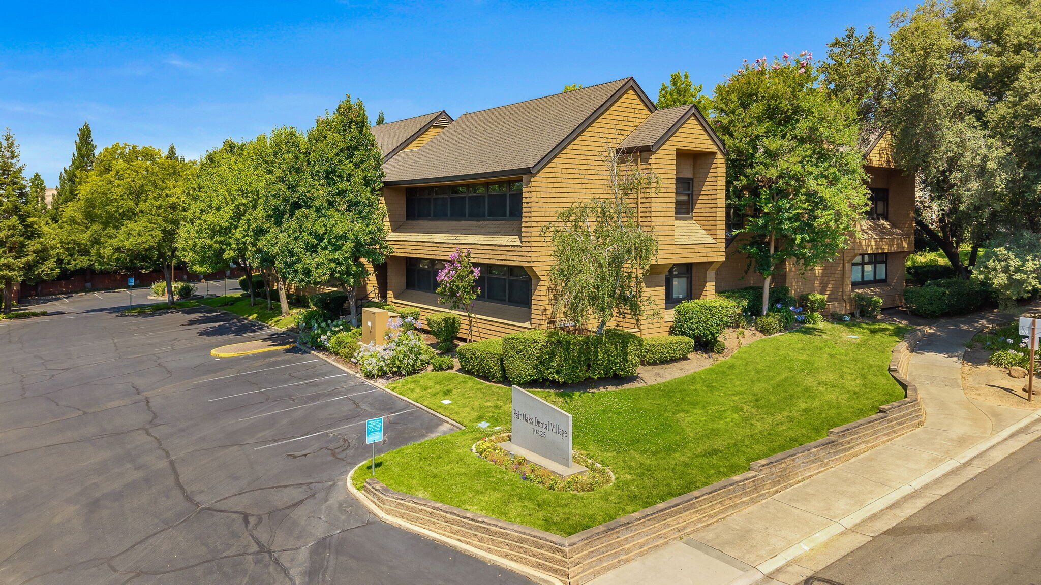 10425 Fair Oaks Blvd, Fair Oaks, CA à vendre Photo de l’immeuble– Image 1 sur 16