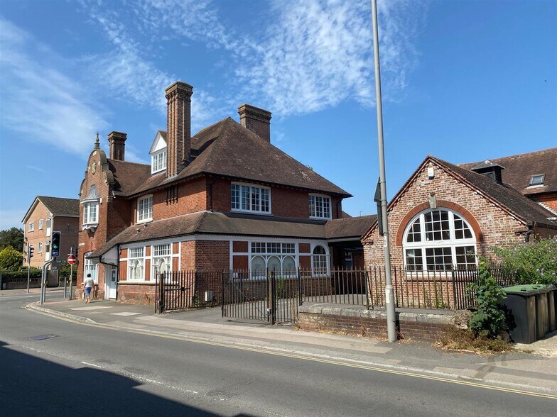 Salisbury Rd, Blandford Forum à louer - Photo de l’immeuble – Image 3 sur 10
