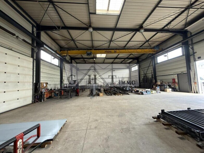 Industriel/Logistique dans Saint-Pierre-du-Perray à louer - Photo intérieure – Image 2 sur 12