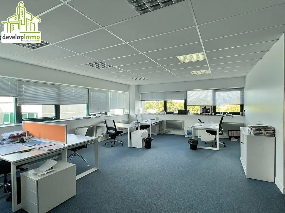 Bureau dans Caen à louer Photo de l’immeuble– Image 1 sur 12