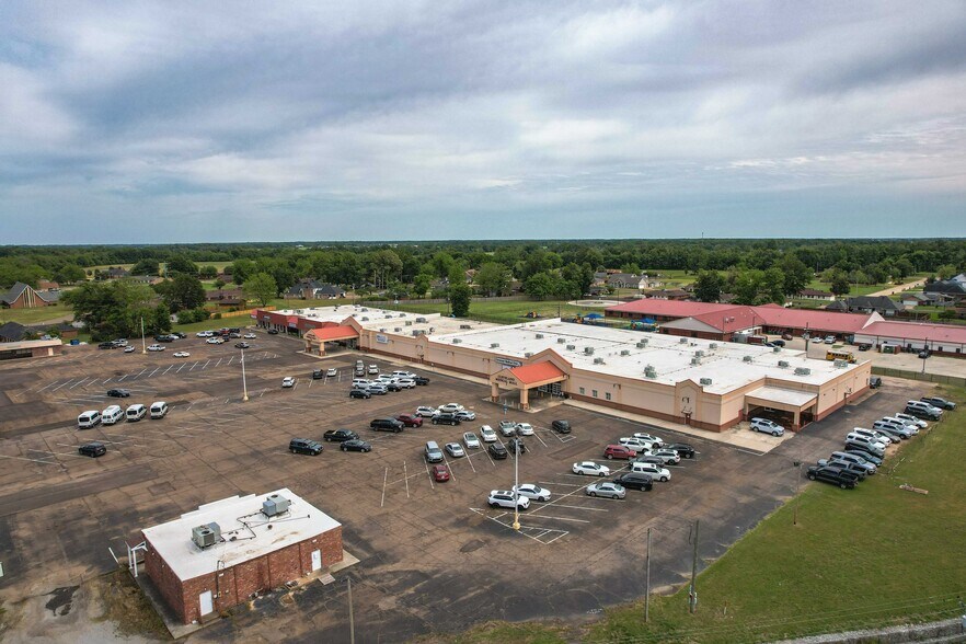 810 E Sunflower Rd, Cleveland, MS à louer - Photo principale – Image 1 sur 20