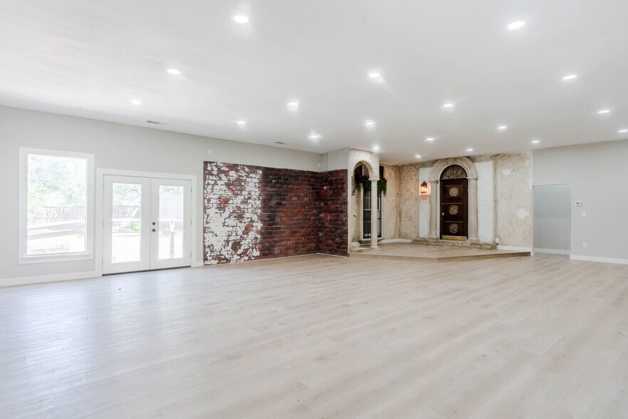3109 Roberts Cut Off Rd, Fort Worth, TX à louer - Photo intérieure – Image 3 sur 10