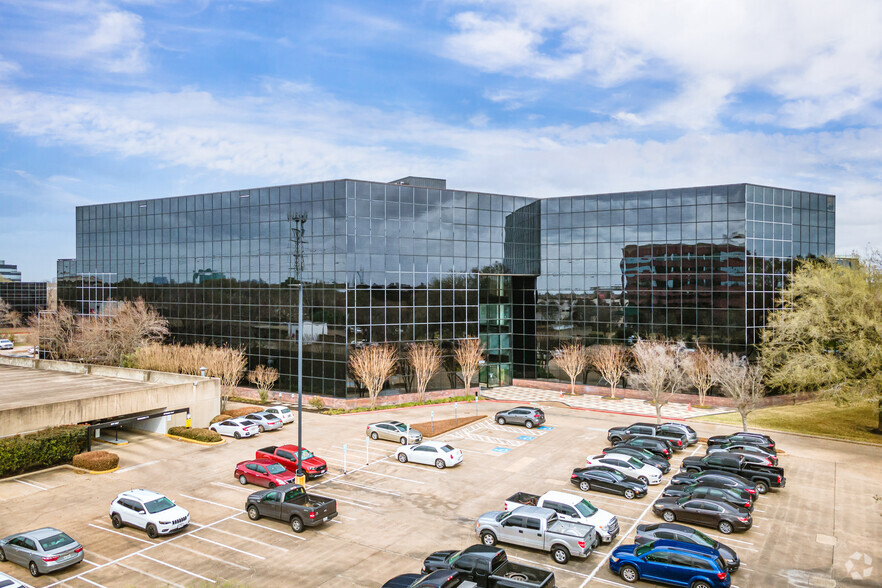 3200 Wilcrest Dr, Houston, TX à vendre - Photo de l’immeuble – Image 3 sur 7