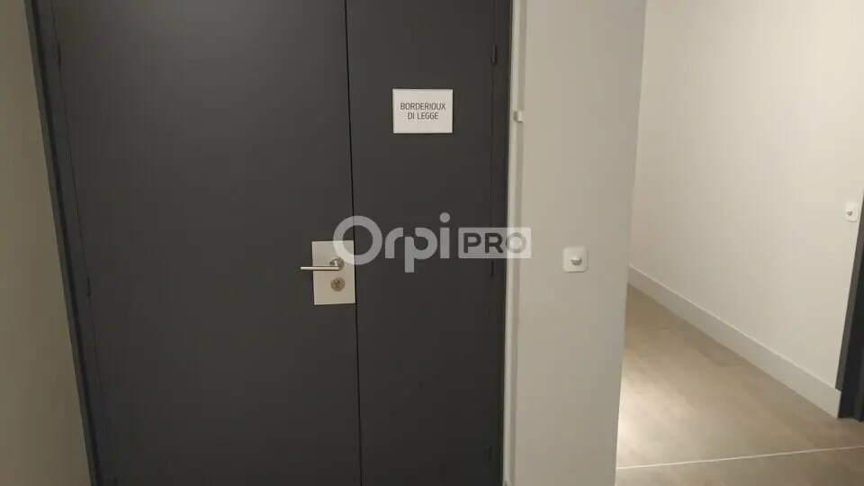 Bureau dans Reims à louer - Photo de l’immeuble – Image 2 sur 5