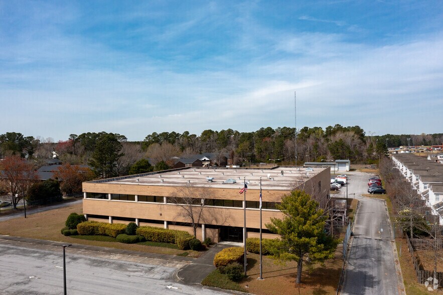4000 Dr Martin Luther King Jr Blvd, New Bern, NC à louer - Photo de l’immeuble – Image 2 sur 7