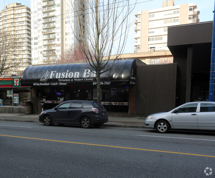 1047 Denman St, Vancouver, BC à vendre - Photo de l’immeuble – Image 2 sur 3