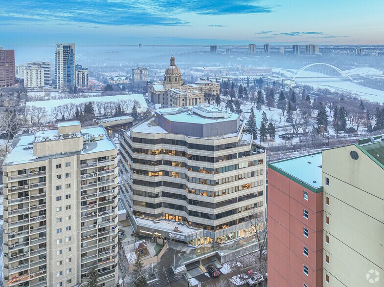 9707 110th St NW, Edmonton, AB à louer - Aérien – Image 3 sur 4