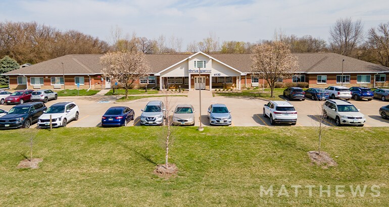 6132 NE 12th Ave, Pleasant Hill, IA à vendre Photo principale– Image 1 sur 7