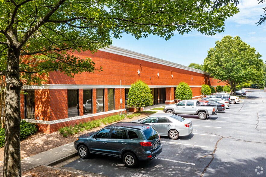 4145 Shackleford Rd, Norcross, GA à louer - Photo de l’immeuble – Image 2 sur 5