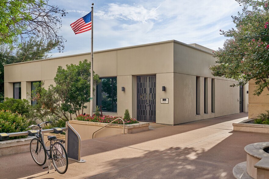 98 San Jacinto Blvd, Austin, TX à vendre - Photo de l’immeuble – Image 2 sur 6