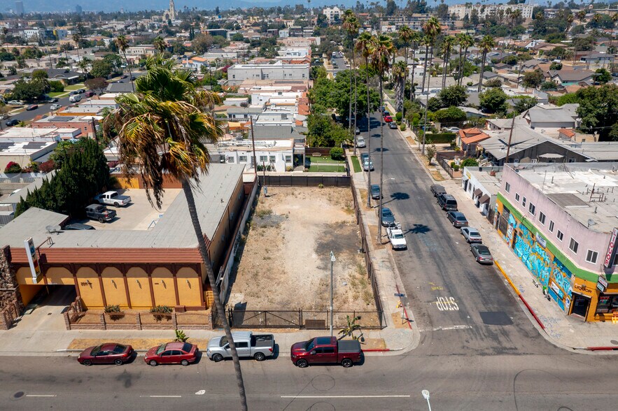 2901 W Jefferson Blvd, Los Angeles, CA à louer - Photo de l’immeuble – Image 2 sur 11