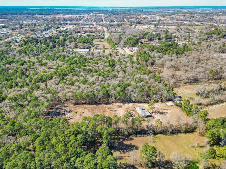 13162 E FM 1097 Rd, Willis, TX à louer - Photo de l’immeuble – Image 2 sur 14