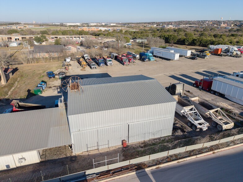 7765 Fm 482, New Braunfels, TX à louer - Photo de l’immeuble – Image 2 sur 14