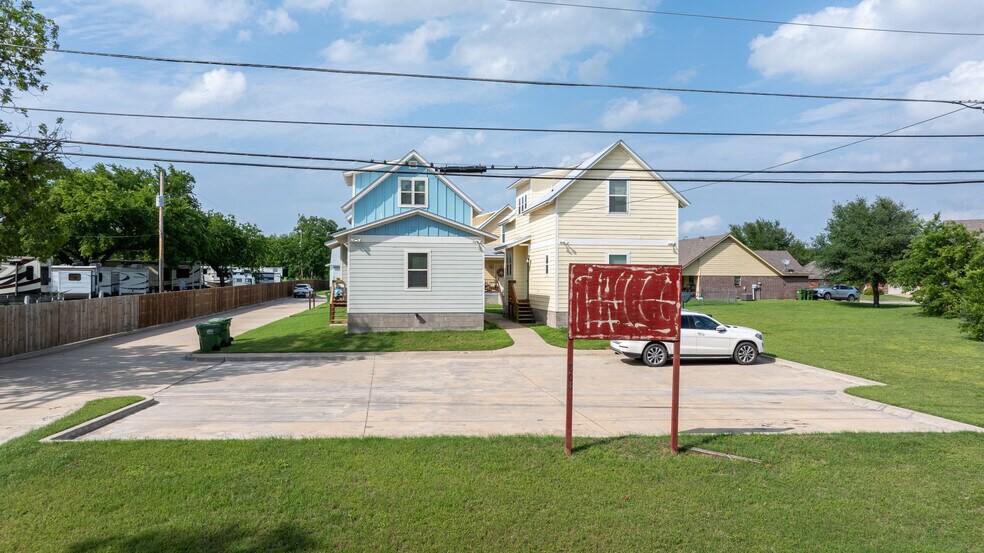 1804 SW Barnard St, Glen Rose, TX à vendre - Photo de l’immeuble – Image 2 sur 42
