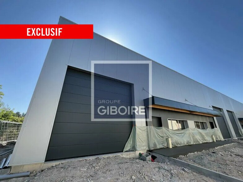 Industriel/Logistique dans Laillé à vendre - Photo de l’immeuble – Image 1 sur 8