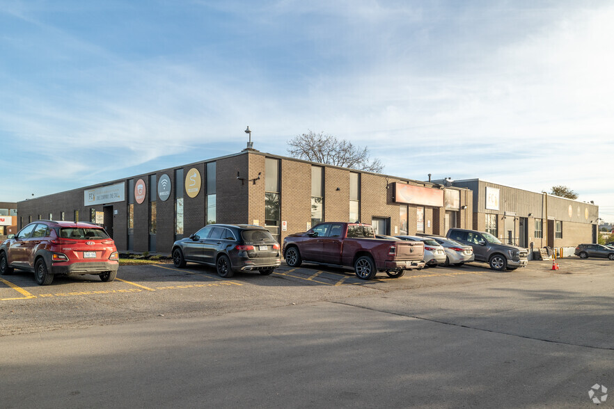 920 Belfast Rd, Ottawa, ON à louer - Photo de l’immeuble – Image 2 sur 5