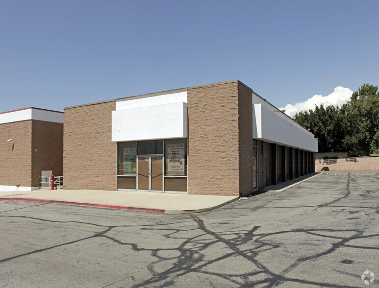 779 Foothill Blvd, Claremont, CA à louer - Photo de l’immeuble – Image 1 sur 2