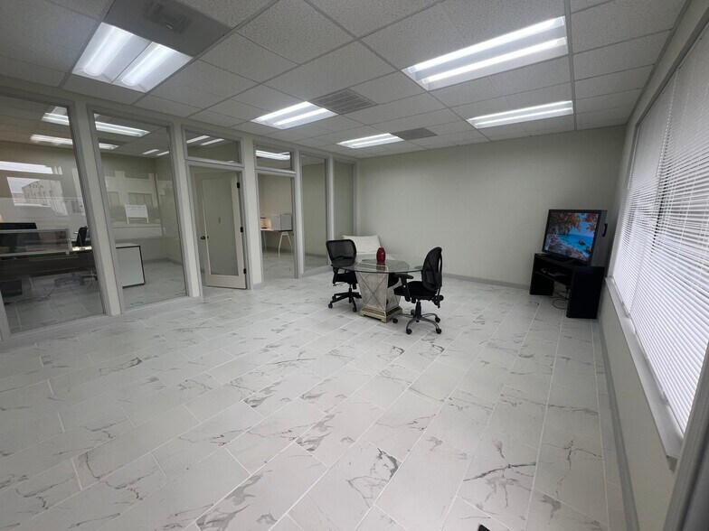 117-121 Paul Dr, San Rafael, CA à louer - Photo intérieure – Image 3 sur 37