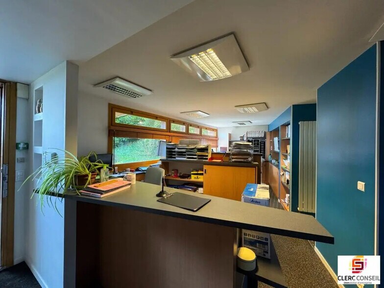 Bureau dans Bois-Guillaume à louer - Photo de l’immeuble – Image 3 sur 20