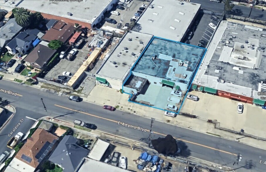 1537 E Adams Blvd, Los Angeles, CA à louer - Photo de l’immeuble – Image 3 sur 12