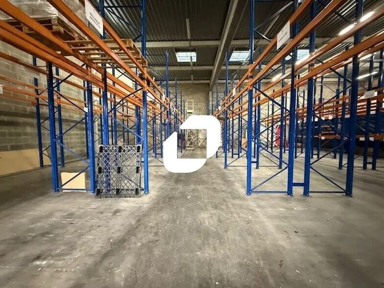 Local d'activités dans Méry-sur-Oise à vendre - Photo de l’immeuble – Image 3 sur 22