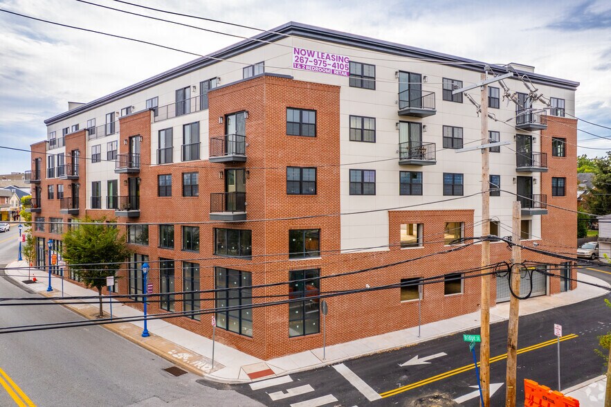 348 Bridge St, Phoenixville, PA à louer - Photo de l’immeuble – Image 2 sur 6