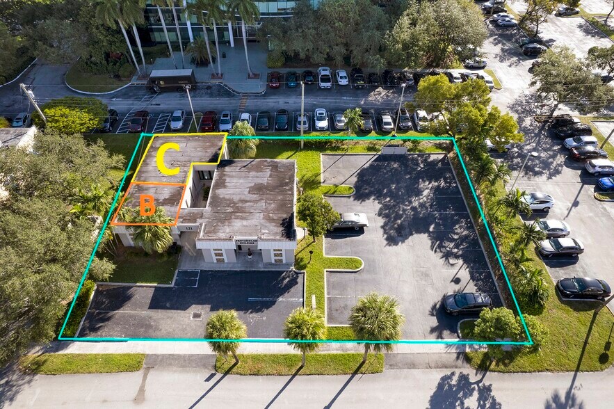 121 S 61st Ter, Hollywood, FL à louer - Photo de l’immeuble – Image 3 sur 5