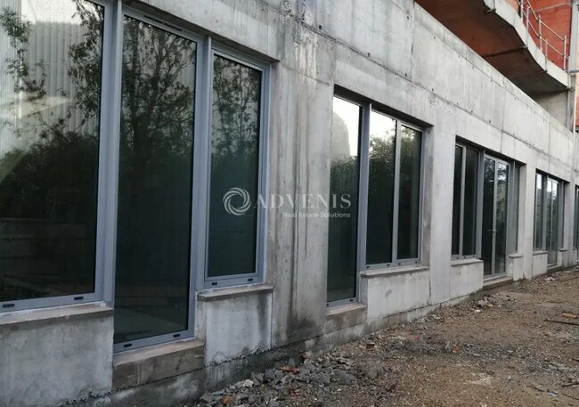 Plus de détails pour Local commercial à louer