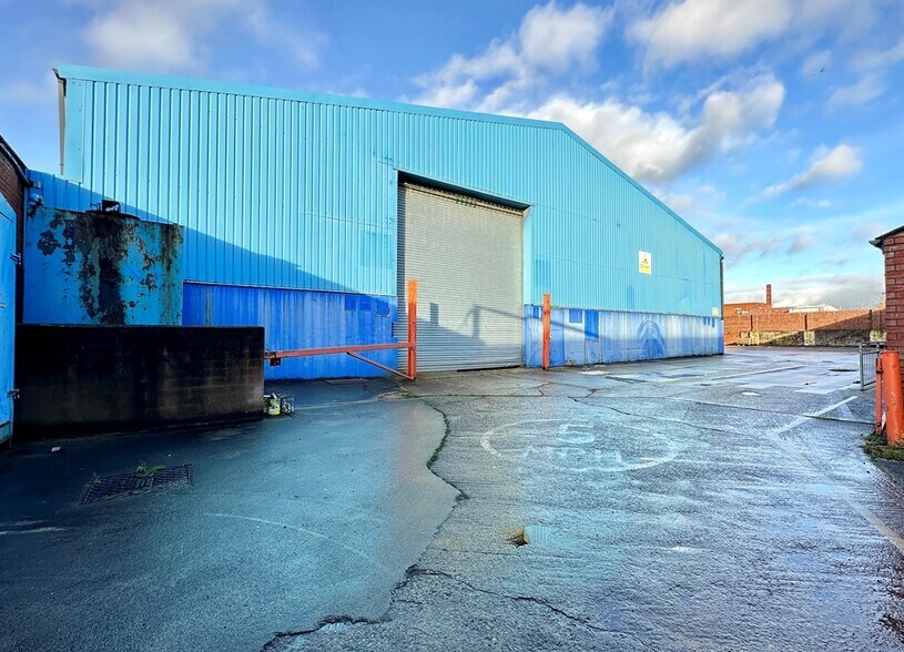 Campbell St, Preston à louer - Photo de l’immeuble – Image 2 sur 4