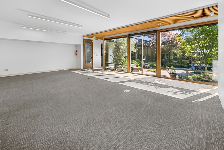 1148 NW Leary Way, Seattle, WA à louer - Photo de l’immeuble – Image 2 sur 11