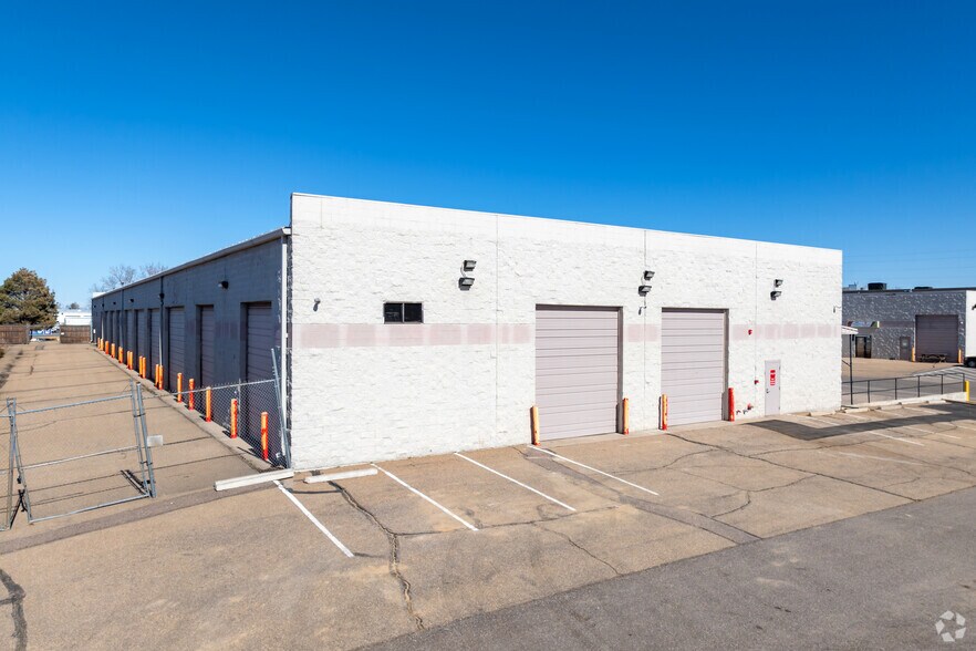 6000 E 58th Ave, Commerce City, CO à louer - Photo principale – Image 1 sur 17