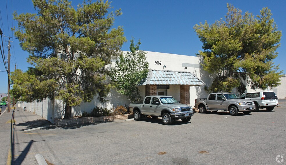 3069 Sheridan St, Las Vegas, NV à louer - Photo de l’immeuble – Image 3 sur 7