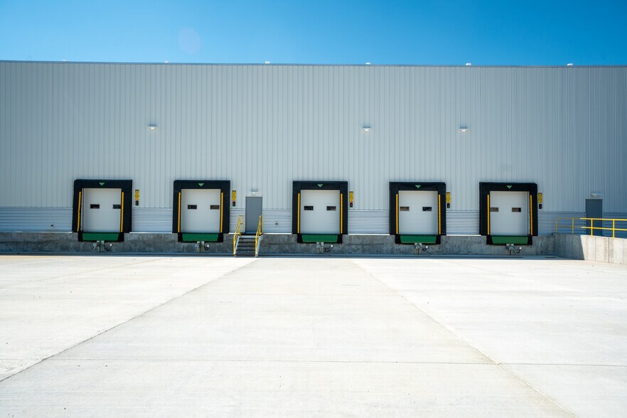 1101 N Center Rd, Flint, MI à louer - Photo de l’immeuble – Image 3 sur 10