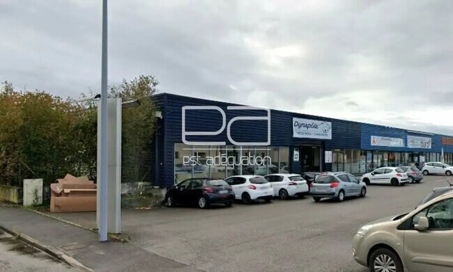 Plus de détails pour Local commercial à vendre