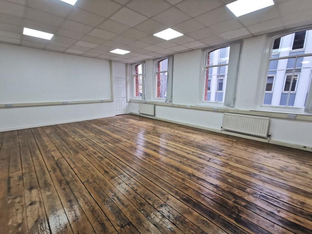 7-15 Pink Ln, Newcastle Upon Tyne à louer Photo de l’immeuble– Image 1 sur 9