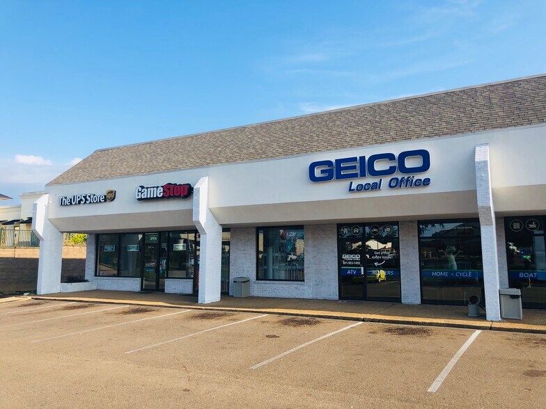 1060 E County Line Rd, Ridgeland, MS à louer - Photo de l’immeuble – Image 2 sur 12